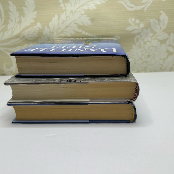 Danielle Steel Book Lot - Picture 5 of 6